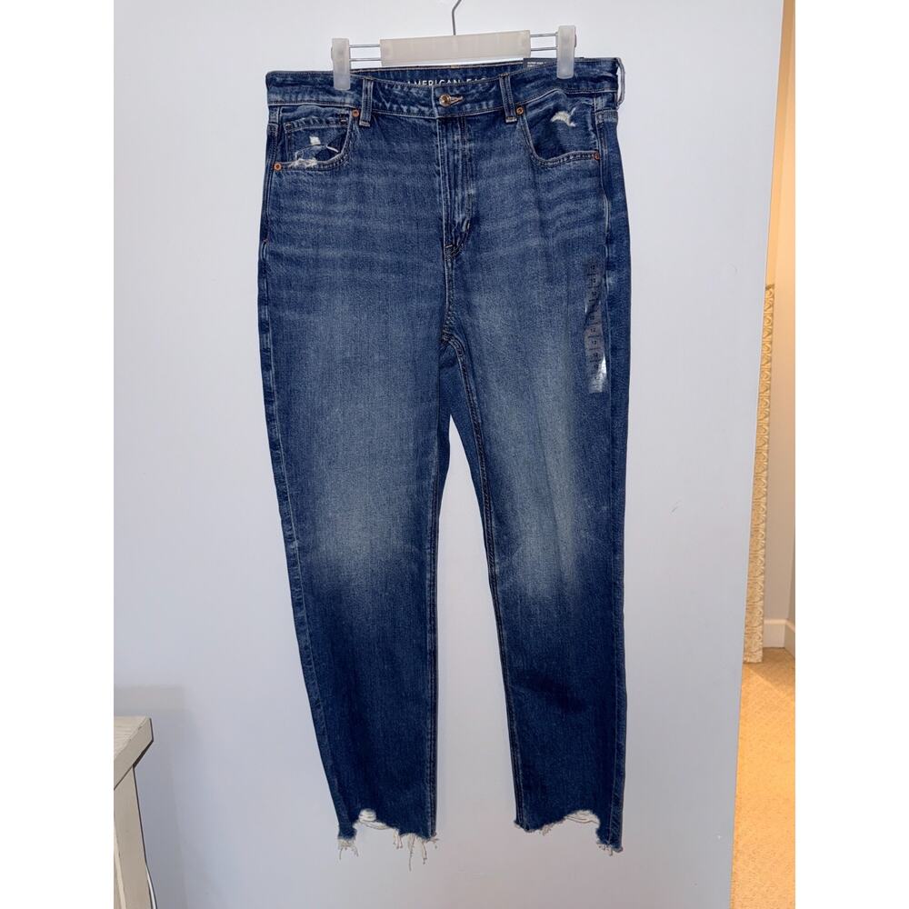 American Eagle NWT Strigid Super High Rise Mom Jeans Size 12 31W Raw Hem Cotton